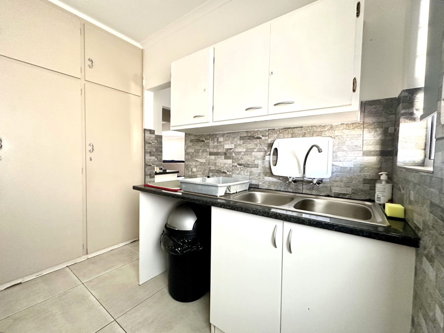 4 Bedroom Property for Sale in Panorama Western Cape